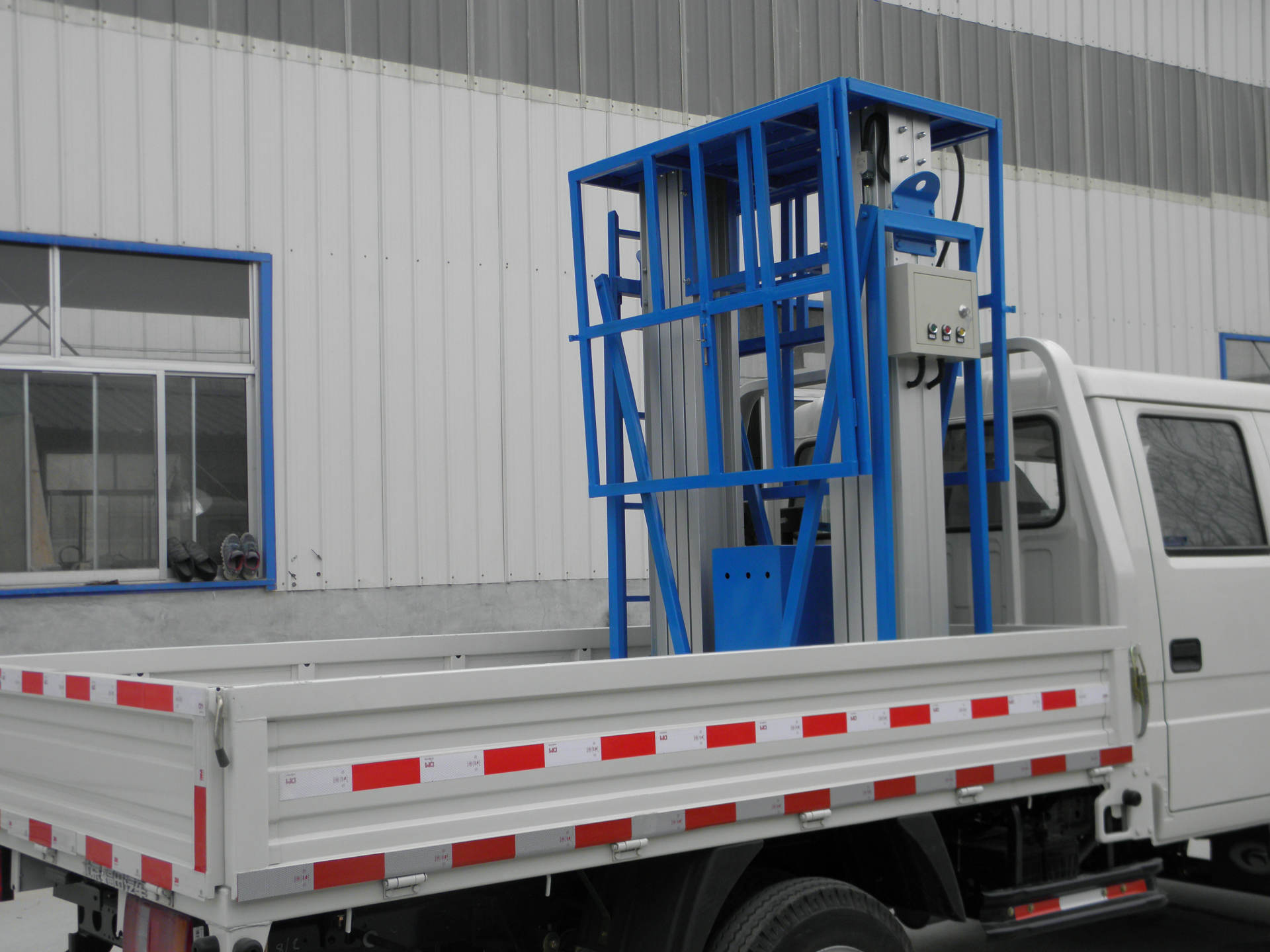 車(chē)載式鋁合金升降機(jī) 車(chē)載式鋁合金升降機(jī)