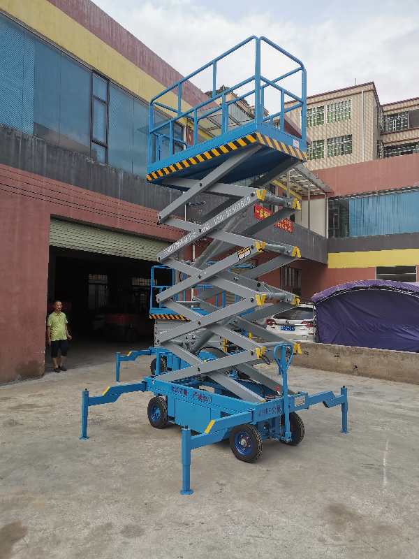 移動剪叉式升降平臺發(fā)貨調(diào)試現(xiàn)場 升降平臺定做